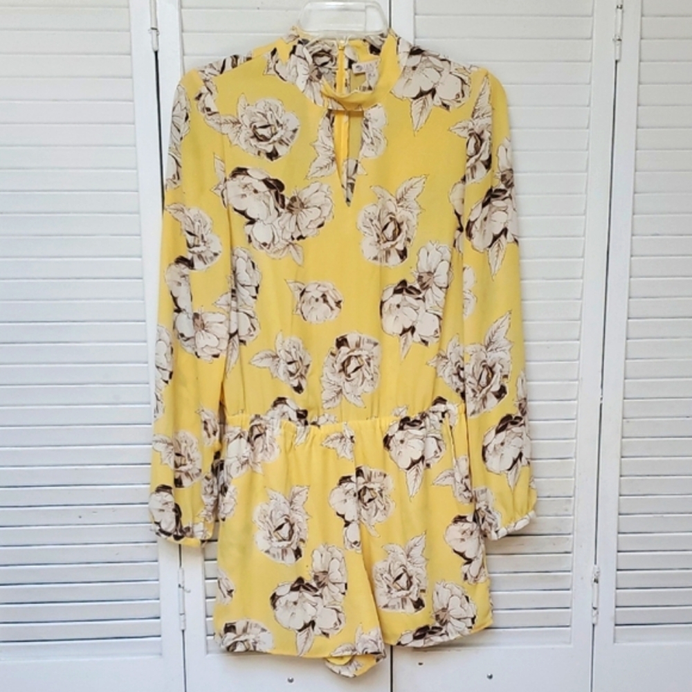 Lila Rose Size 4 Butter Yellow Floral Romper
